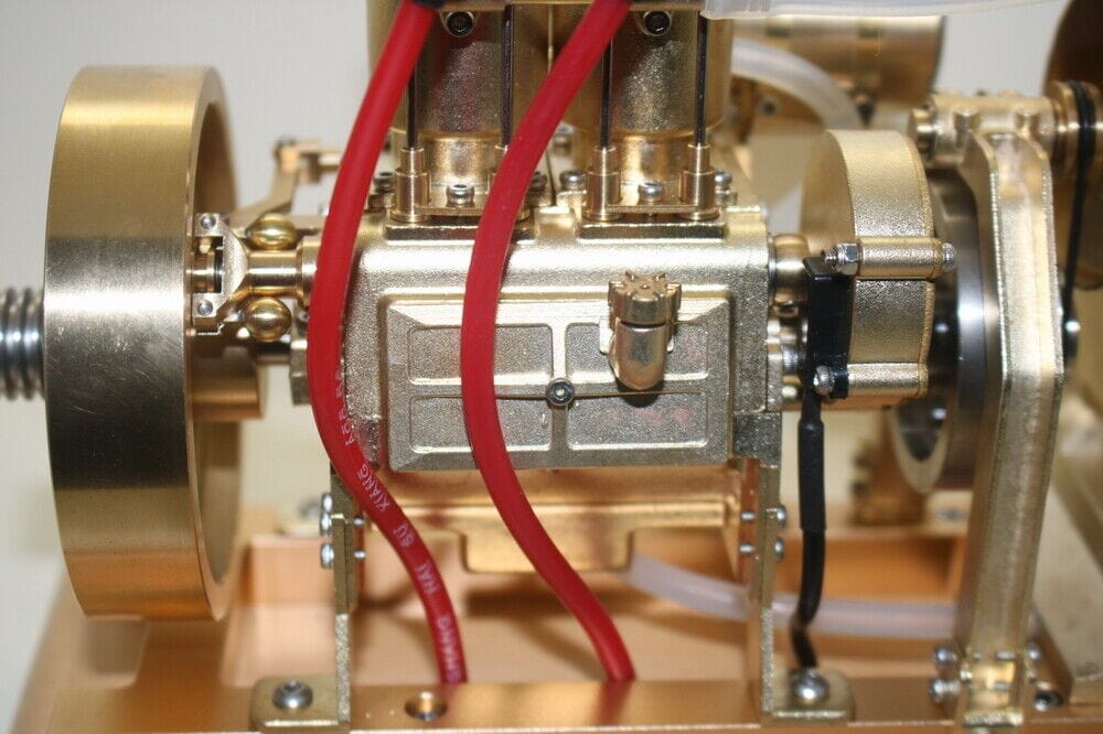 Microcosm Dikey Çift Silindirli Benzinli Motor H74