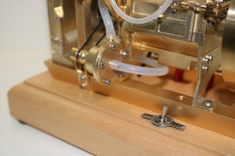 Microcosm Dikey Çift Silindirli Benzinli Motor H74