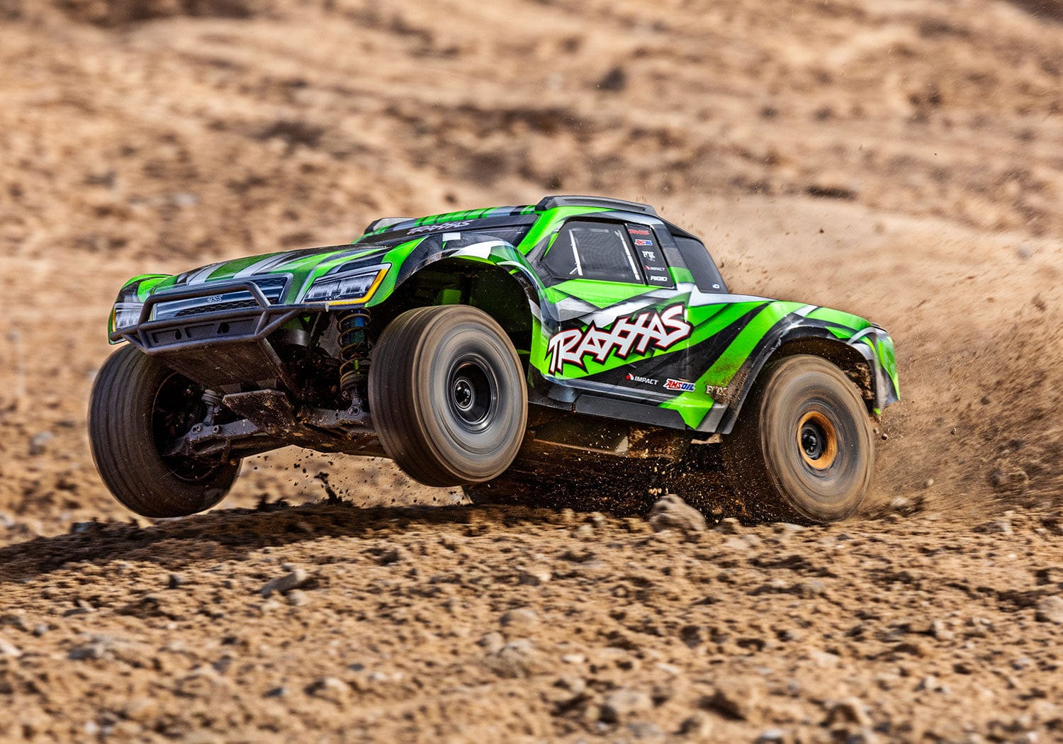 [Action] Traxxas Maxx Slash 6S - yeşil kaporta drift halinde yandan görünüm
