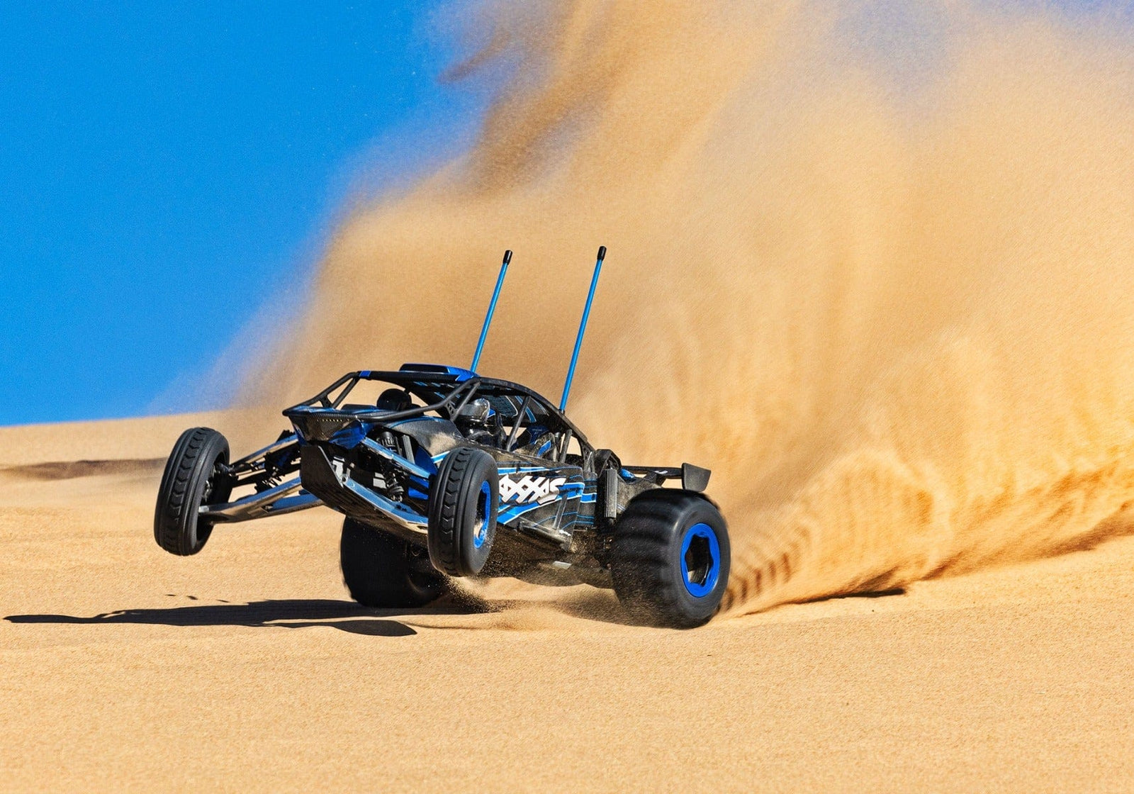 [Action] Traxxas Funco Sand Car - mavi model kum tepesinde drift