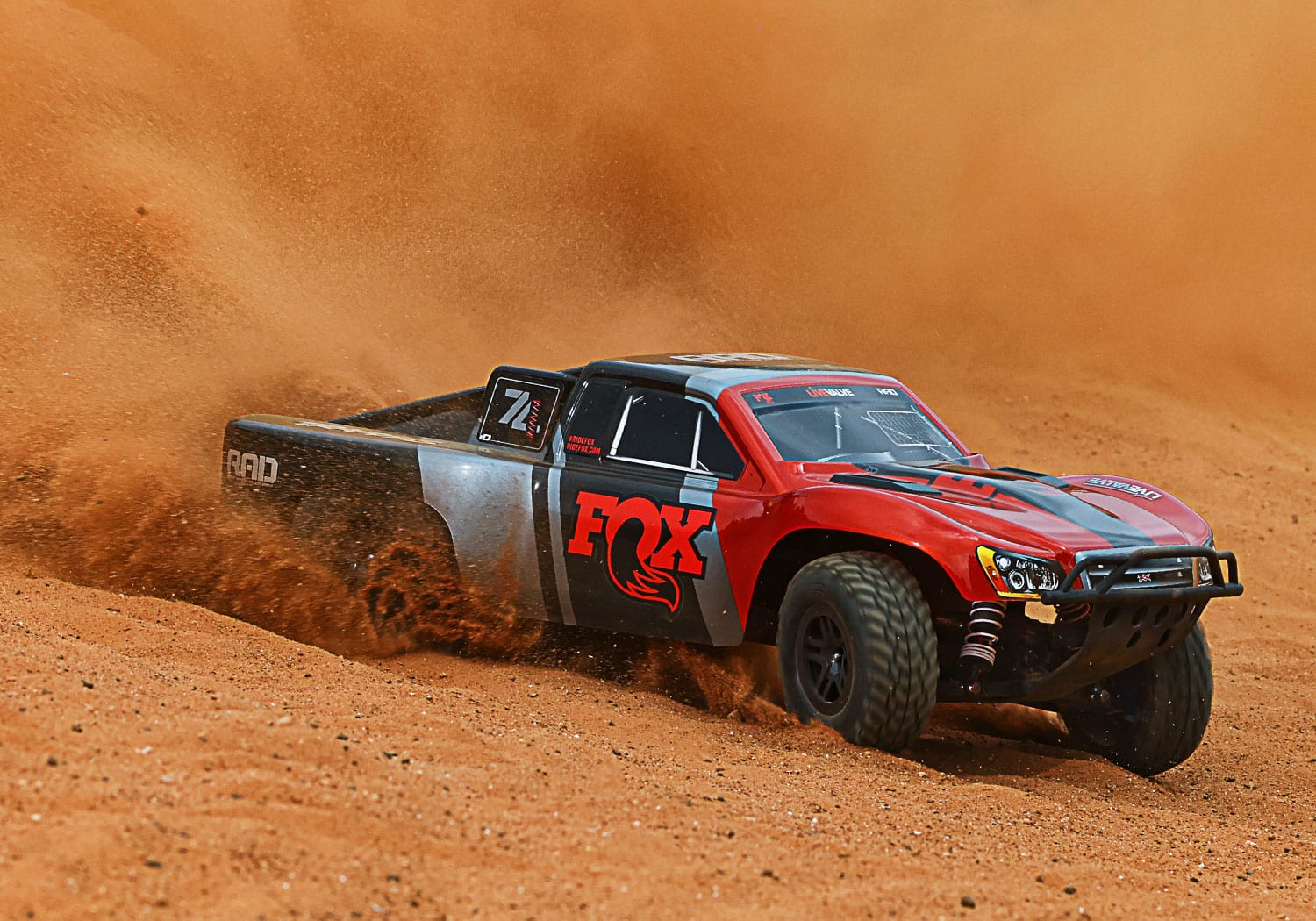 [Action] Traxxas Slash 4x4 Combo - kumda toz kaldıran kırmızı FOX sürümü