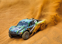 [Action] Traxxas Slash 4x4 Combo - toprak pistte toz spreyi yapan yeşil short course