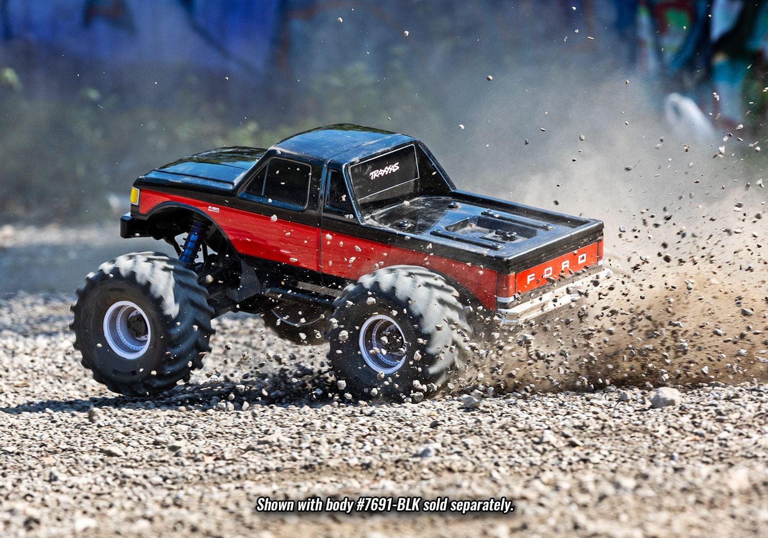 [Action] Traxxas X-Monster - arazide çakıl savuran monster truck