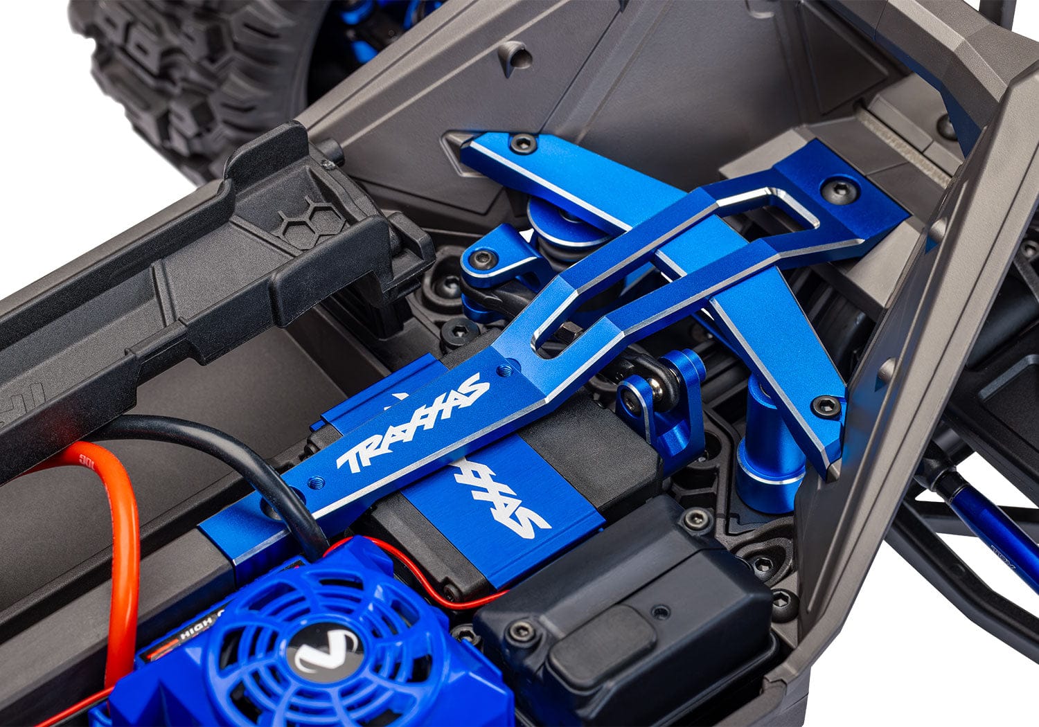 [Detay] Traxxas Maxx Ultimate - TRX şasi takviye köprüsü yakın