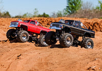 [Action] Traxxas TRX-4MT F-150 - Siyah F-150 ve kırmızı K10 mini monster truck ikilisi arazide aksiyon