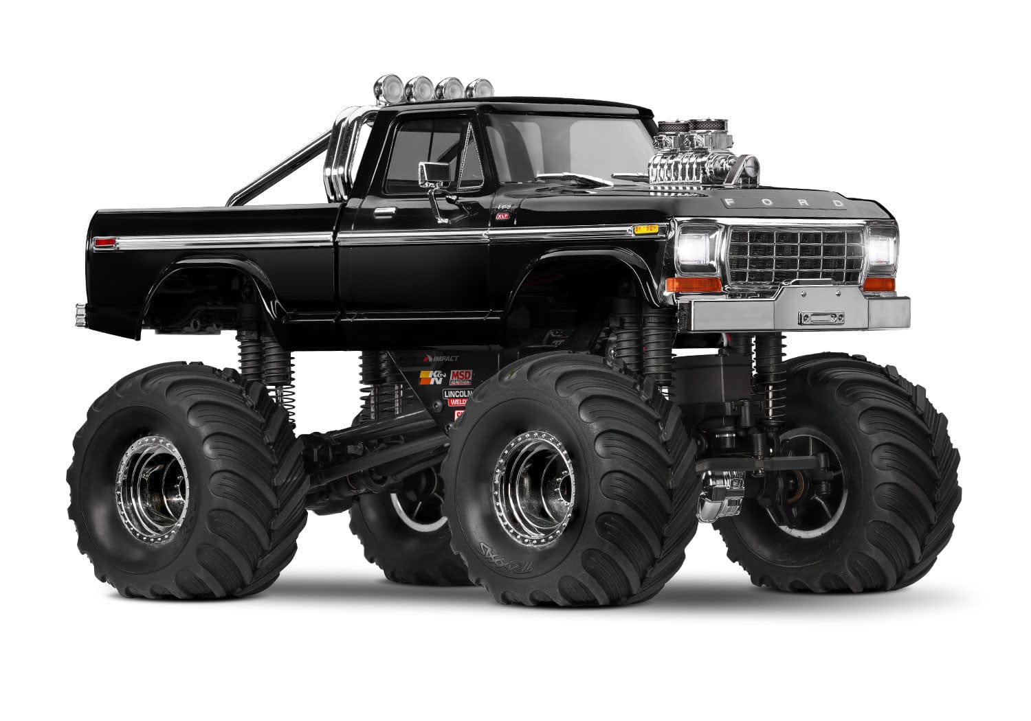 [Dış] Traxxas TRX-4MT F-150 - Siyah Ford F-150 Monster Truck 1/18 ölçek stüdyo önden 3/4 görünüm krom motor