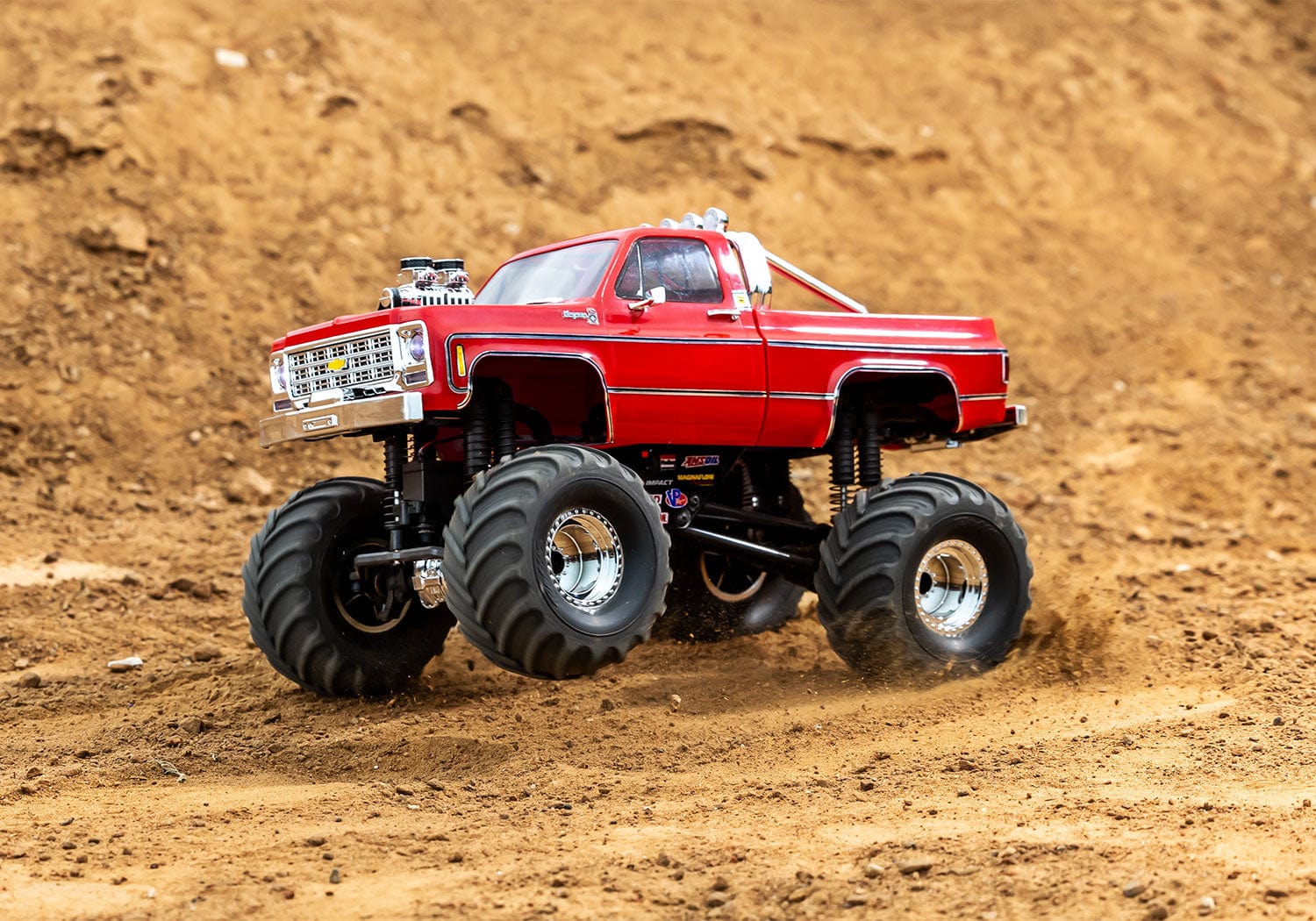 [Action] Traxxas TRX-4MT K10 - Kırmızı K10 Monster Truck dış mekan toprakta sürüş aksiyonu