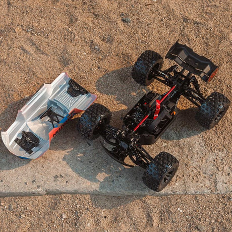 ARRMA RC 1/8 KRATON 6S 4X4 RTR Brushless (Combo Paket)