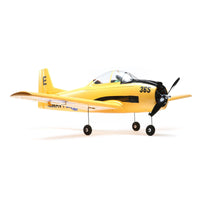 [Dış] E-flite T-28 Trojan 1.1m - Stüdyo çekimi, ön sol üç çeyrek görünüm, sarı Navy boyası