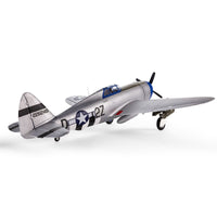 [Dış] E-flite P-47 Razorback 1.2m - Stüdyo çekimi, ön sağ üç çeyrek görünüm