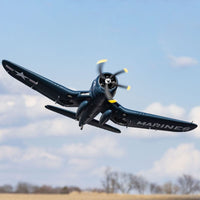 [Havada] E-flite F4U-4 Corsair 1.2m - Bulutlu gökyüzünde önden dalış uçuşu