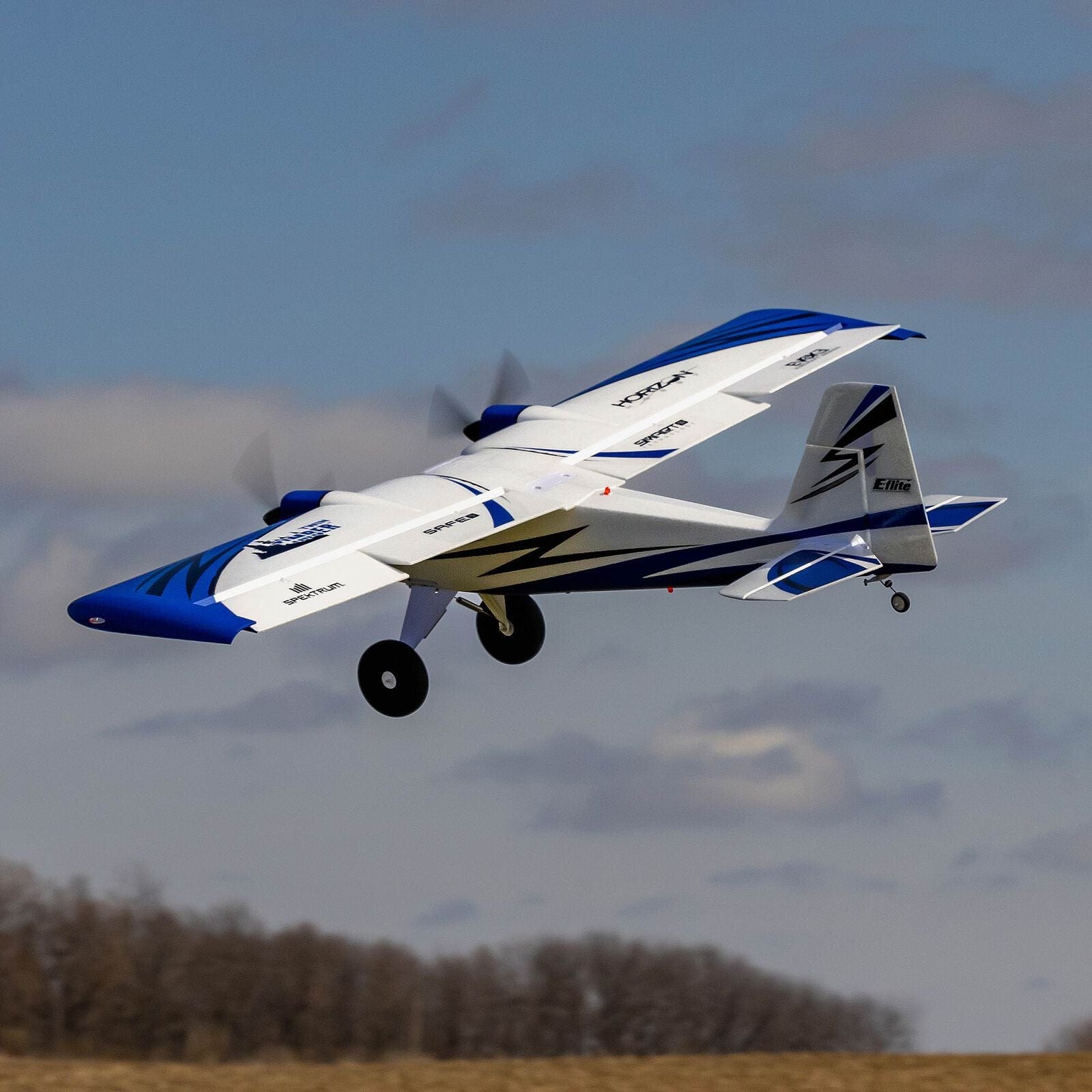 [Havada] E-Flite Twin Timber 1.6m - Tarla üzerinde tırmanış uçuşu