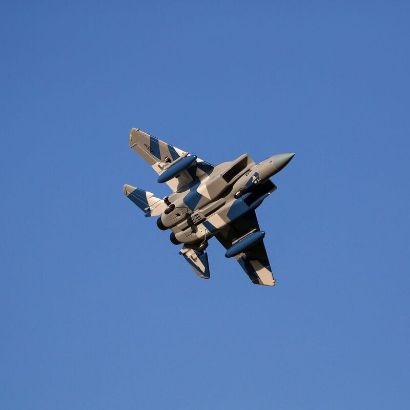 [Havada] E-flite F-15 Eagle 64mm EDF - dik tırmanış, alttan görünüm