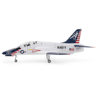 [Dış] Hangar 9 Hawk T-45 ARF - Sol yandan tam profil stüdyo görünümü