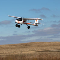[Havada] HobbyZone AeroScout S 2 1.1m - Tarla üzerinde alçak geçiş uçuşu