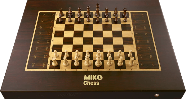 [Dış] Miko Grand Kingdom yapay zekalı satranç tahtası — tahtanın geniş önden görünümü