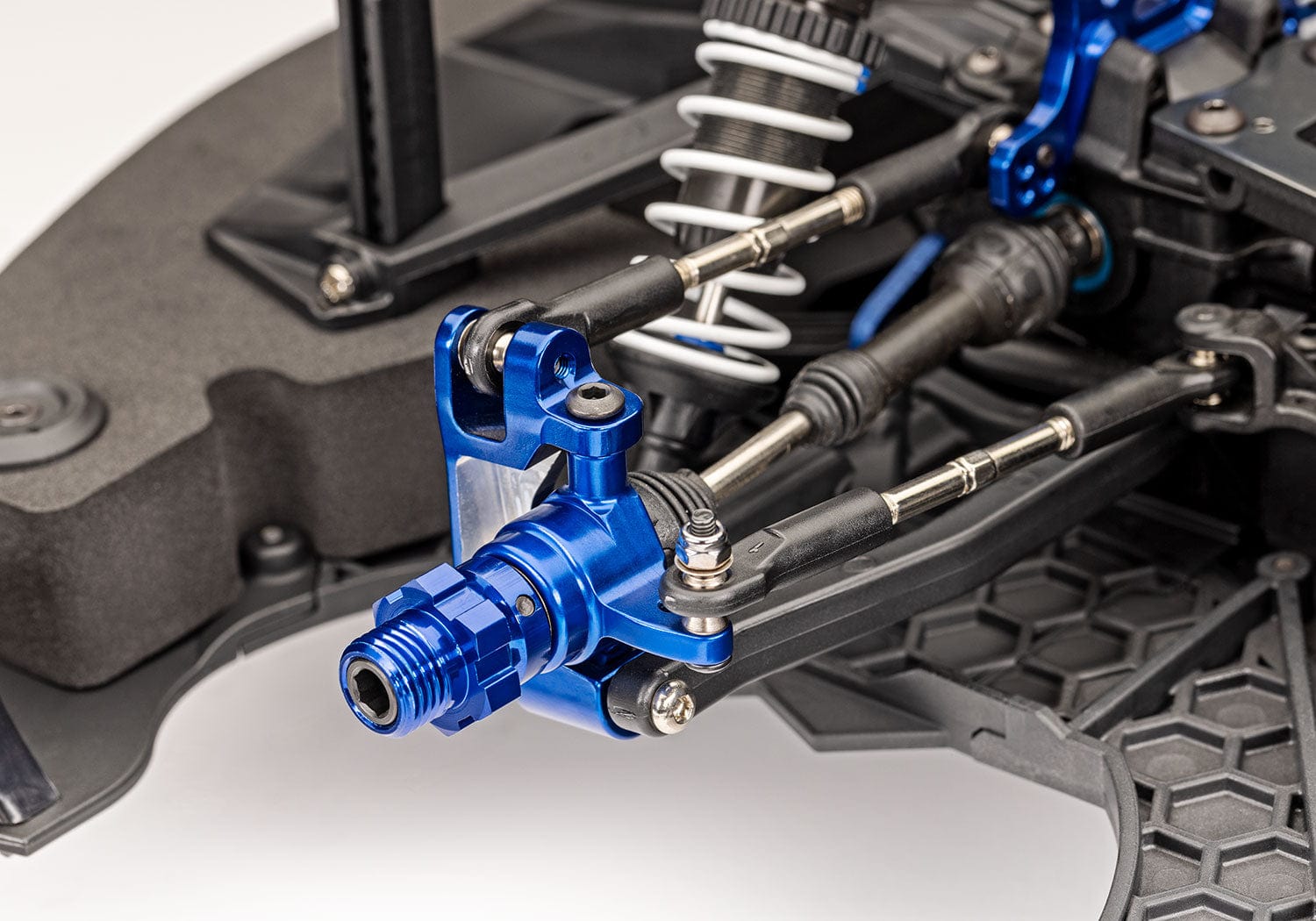 [Motor] Traxxas XO-1 - direksiyon bloğu ve süspansiyon yakın çekim