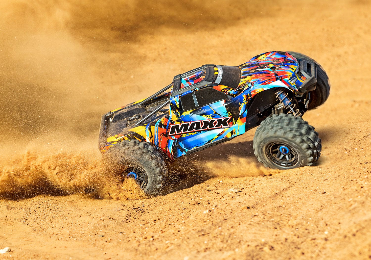 [Action] Traxxas Wide Maxx - RnR gövde kum toprakta drift
