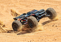 [Action] Traxxas Sledge - kırmızı gövde kumda güç kayması