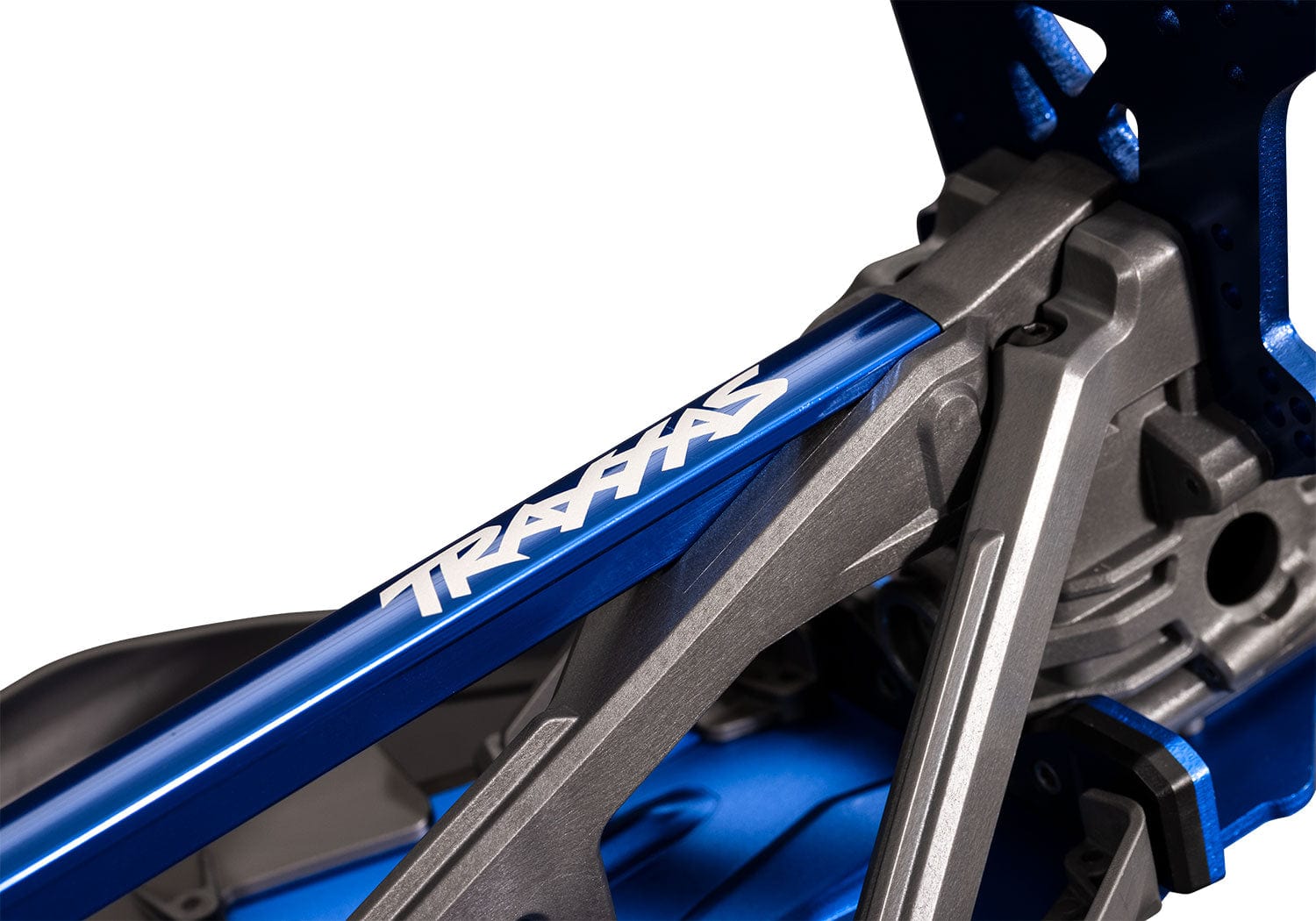 [Motor] Traxxas Sledge - mavi merkez şasi T-bar destek detayı