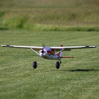 [Dış] E-flite Carbon-Z Cessna 150T 2.1m - Çim pistte ön cephe görünümü