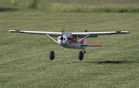 [Havada] E-flite Carbon-Z Cessna 150T 2.1m - Çim pistte kalkış anı