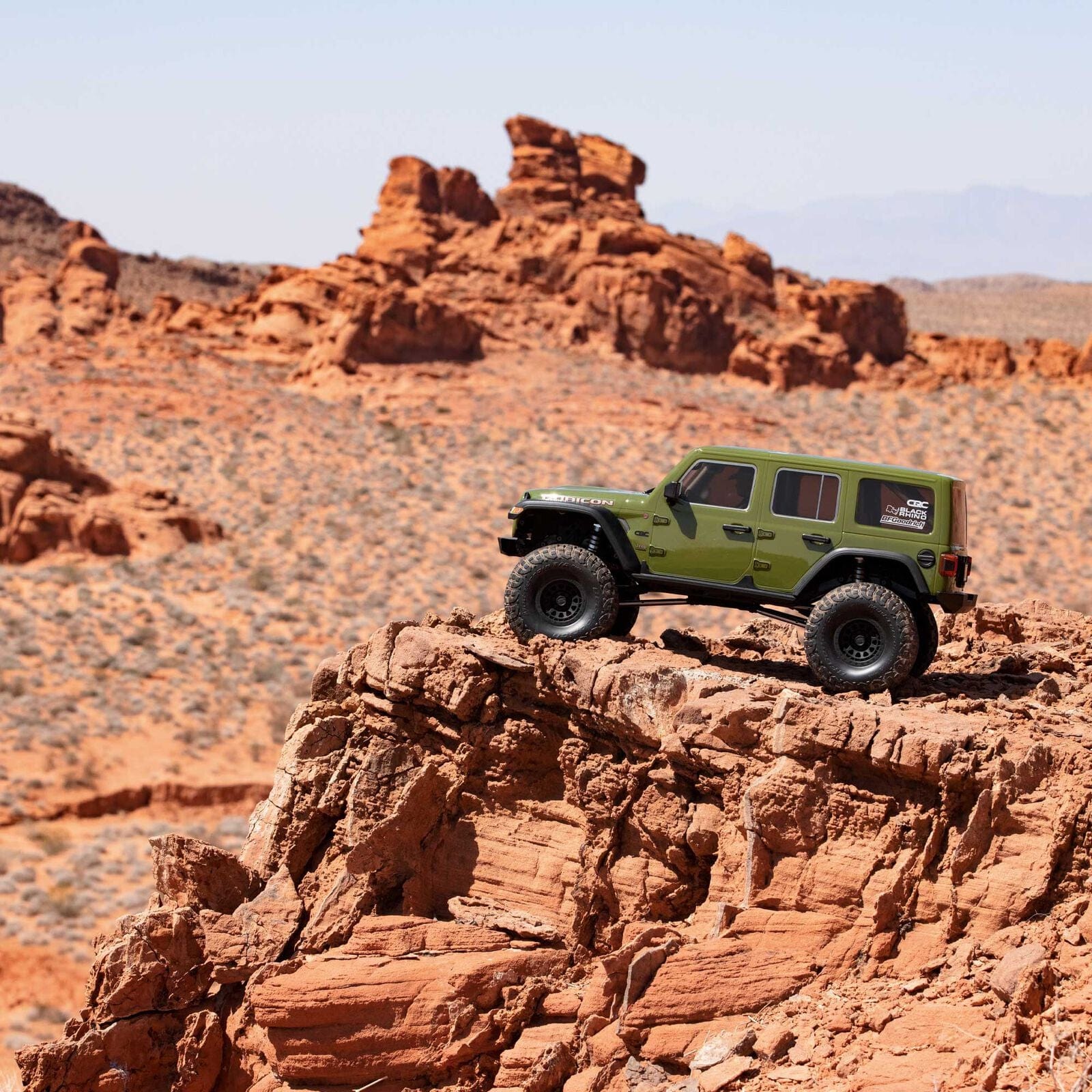 [Action] Axial SCX6 Jeep JLU Wrangler 1/6 - kaya tepesinde