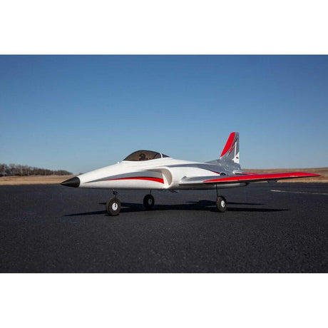 [Dış] E-Flite Habu STS 70mm EDF - Pist üzerinde yan profil görünümü