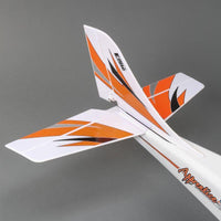 [Detay] E-Flite Apprentice STS 1.5m - Kuyruk bölümü ve boya deseni yakın çekim