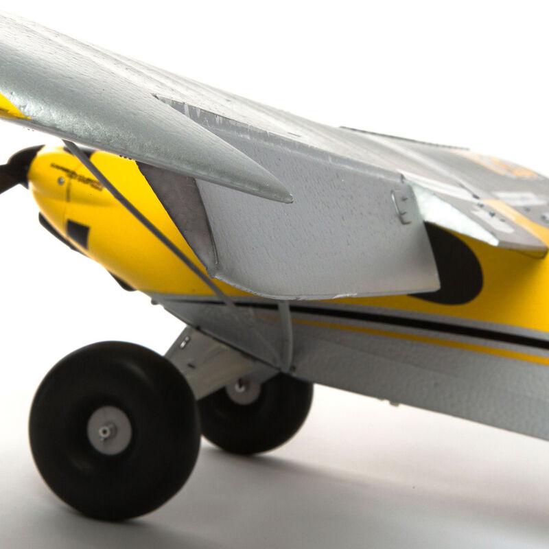[Detay] HobbyZone Carbon Cub S 2 1.3m - İniş takımı ve kanat payandası yakın çekim