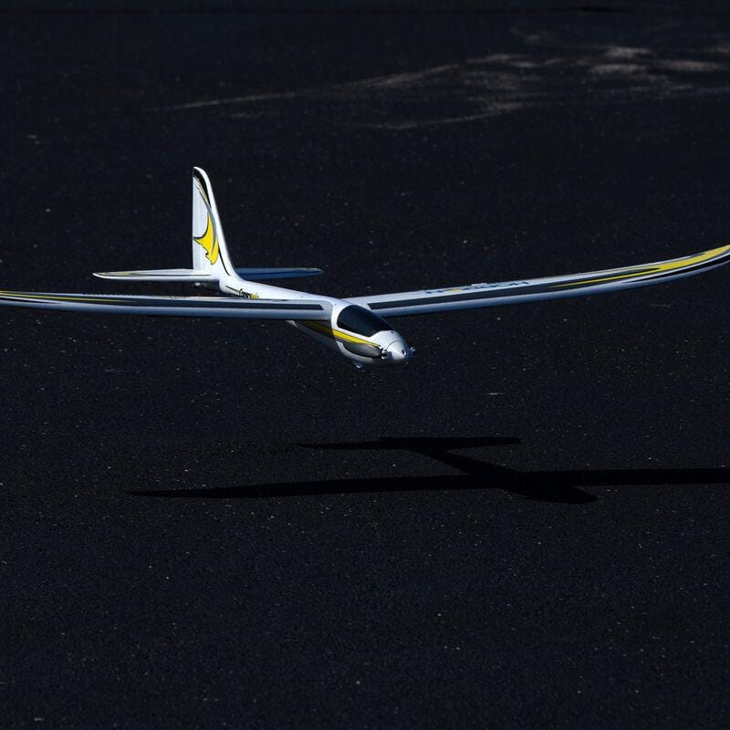 [Dış] E-Flite Conscendo Evolution 1.5m - Asfalt pist üzerinde duran planör