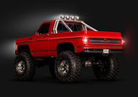 [Dış] Traxxas K10 Cheyenne - kırmızı stüdyo çekimi, arka çapraz ışık barı